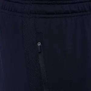 Bermudas Macron danube image-2