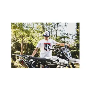 Camiseta UP Design image-2