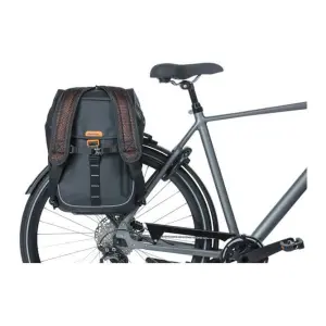 Reflective bag Basil miles tarpaulin hook-on 17L image-6