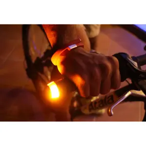 Clignotants aimantés pour vélo-trottinette Cycl winglights image-1