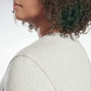 Sudadera de mujer Reebok Crewneck Identity Logo French Terry image-6