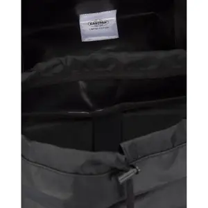 Batoh Eastpak Bust image-5
