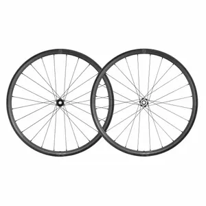 Ett par hjul Fulcrum Rapid Red Carbon HG11