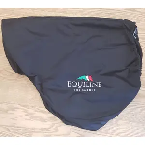 Housse de selle de dressage Equiline image-2