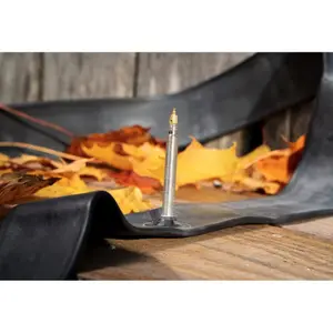 a2020003-fahrradschlauch-made-in-europe-onza-sa3-0-9-mm-valve-fv4-27-5x2-10-2-60-schwarz-275-x-21-mm