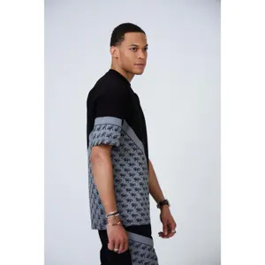 Conjunto de t-shirt e calções estampados com assinatura Aarhon Paris image-2