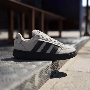 Baskets adidas Grand Court Alpha image-5