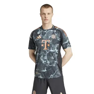Offizielles Auswärtstrikot Bayern München 2024/25 image-3