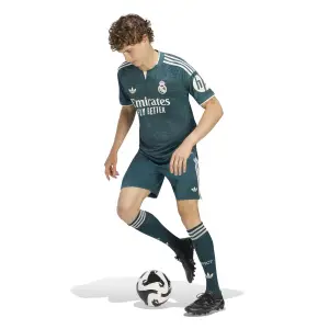 Real Madrid Authentic Away Shirt 2026/27 image-4