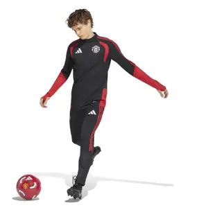 Manchester United training top 2026/27 image-4
