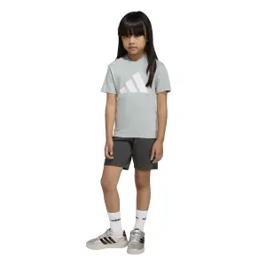 Conjunto de camiseta y pantalón corto para niño adidas Essentials image-1