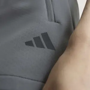 Short femme adidas Z.N.E. image-1