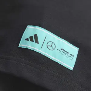 T-shirt Graphic Mercedes AMG Petronas Formula One Team Las Vegas image-2