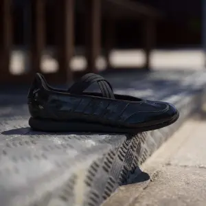 Dětské boty adidas Barreda Mary Jane image-4