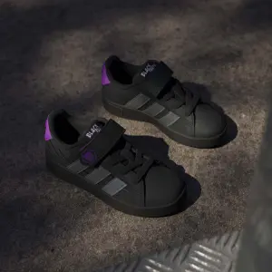 Παιδικά παπούτσια adidas Grand Court Marvel Avengers image-5
