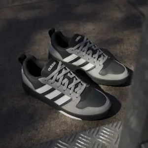 Baskets adidas Courtwave image-5