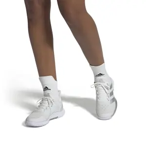 product/a/d/adidas_gw2513_11_footwear_on_model_front_view_white_000.jpg