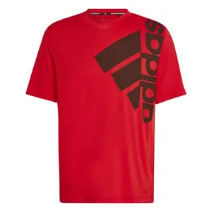 Camiseta de entrenamiento con gran distintivo deportivo adidas image-0