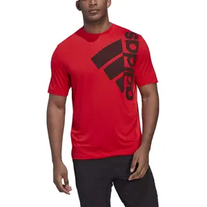 Camiseta de entrenamiento con gran distintivo deportivo adidas image-4
