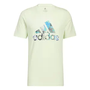 Camiseta con distintivo gráfico deportivo adidas image-3