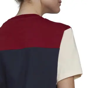 Camiseta de mujer con logotipo en bloques de colores adidas Essentials image-6
