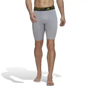 Corto adidas Techfit image-2