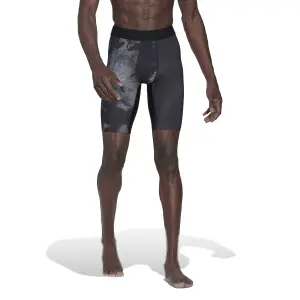 Pantalones cortos estampados adidas Techfit image-2