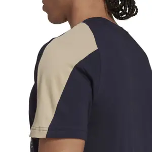 Camiseta con parche deportivo bordado adidas Future Icons image-6