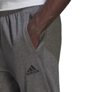 Pantalon de jogging fuselé à petit logo adidas Aeroready Game and Go image-4