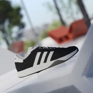 Sapatilhas de mulheres adidas Run 76/26 image-1
