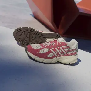 Γυναικεία αθλητικά παπούτσια adidas Technochaos 2000 image-2