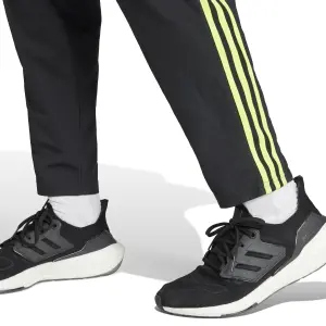 Pantaloni di presentazione Arsenal 2023/24 image-5