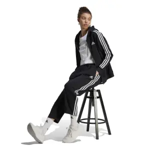 Pantalones de chándal de felpa con dobladillo abierto mujer adidas Essentials 3-Stripes image-3