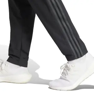 Pantaloni di presentazione Real Madrid EU 2023/24 image-5