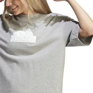 Camiseta de mujer adidas Future Icons Badge of Sport Boyfriend image-6