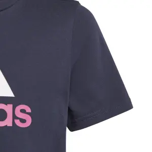Camiseta bicolor con gran logotipo de algodón adidas Essentials image-4
