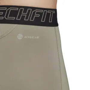 Pantalones cortos adidas Techfit image-5
