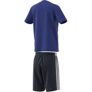 Conjunto de camiseta y pantalón corto para niños adidas 3-Stripes Essentials image-5