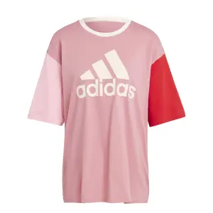 Camiseta de mujer con logotipo grande adidas Essentials Boyfriend image-0