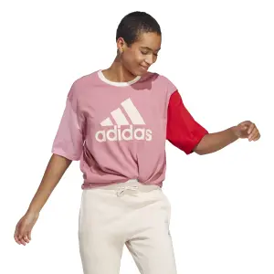 Camiseta de mujer con logotipo grande adidas Essentials Boyfriend image-5