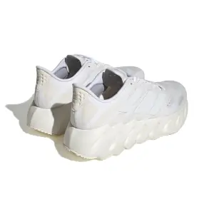 Ténis de corrida para mulher adidas Shift FWD image-3