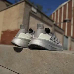 Ténis de corrida para mulher adidas Ultraboost 5 image-6