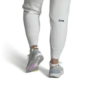 Baskets femme adidas Avryn image-1