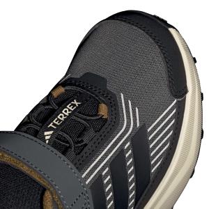 product/a/d/adidas_ih2885_13_footwear_photography_reflective_detail_white-nw091625.jpg