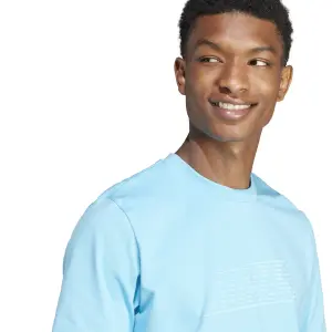 Camiseta adidas Brand Love image-5