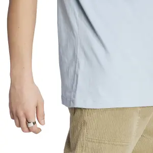 Camiseta con logo bordado lineal adidas Essentials image-6