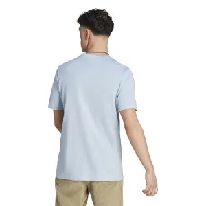 Camiseta con logo bordado lineal adidas Essentials image-4