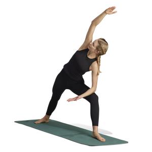 Tampo do tanque feminino adidas Studio image-4