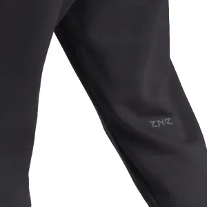 Pantalón de chándal adidas Z.N.E. Premium image-5