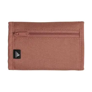 Portfolio adidas Essentials image-1
